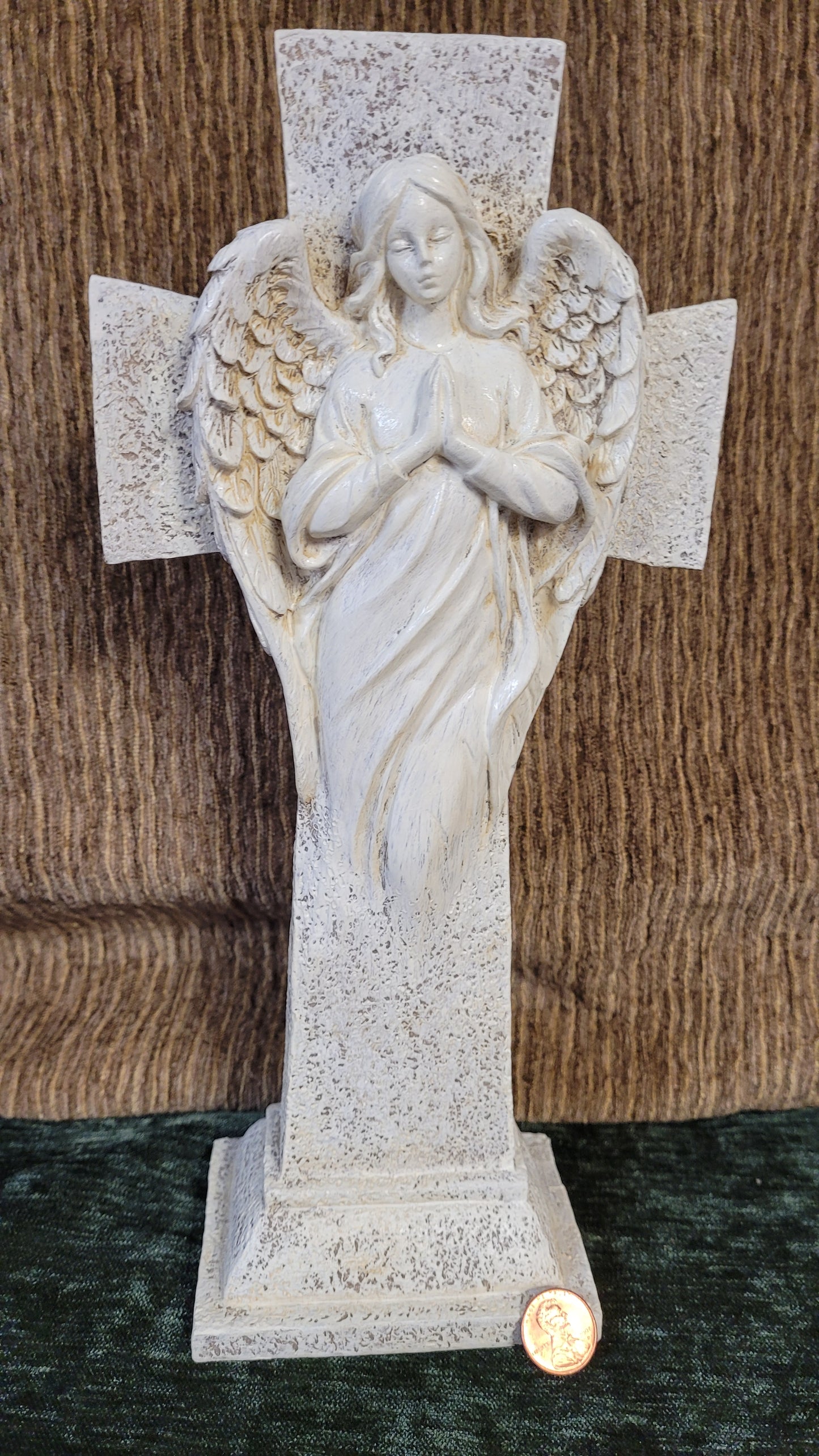 Angel garden statue