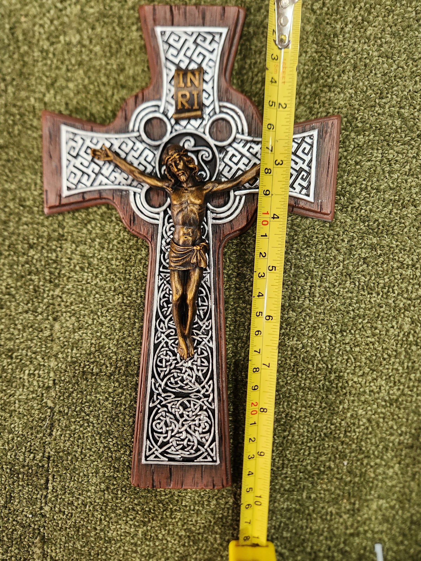 Celtic wall crucifix